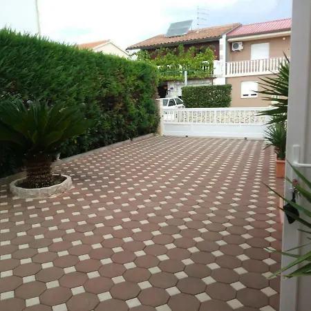 Apartment Apartman Palma Vir